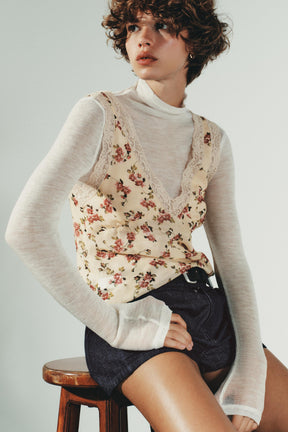 FLORAL LACE TOP