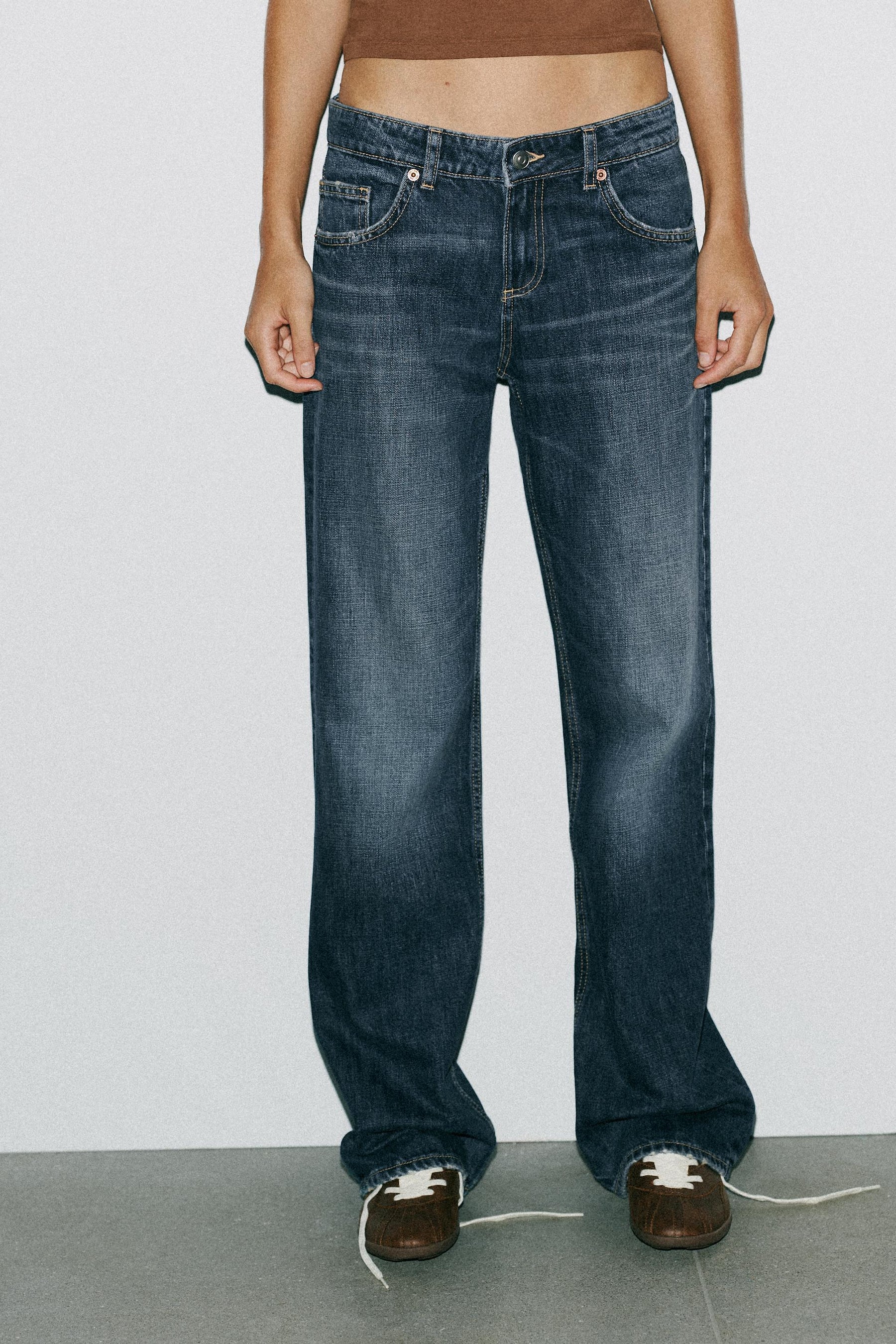 Wide-leg low-rise jeans