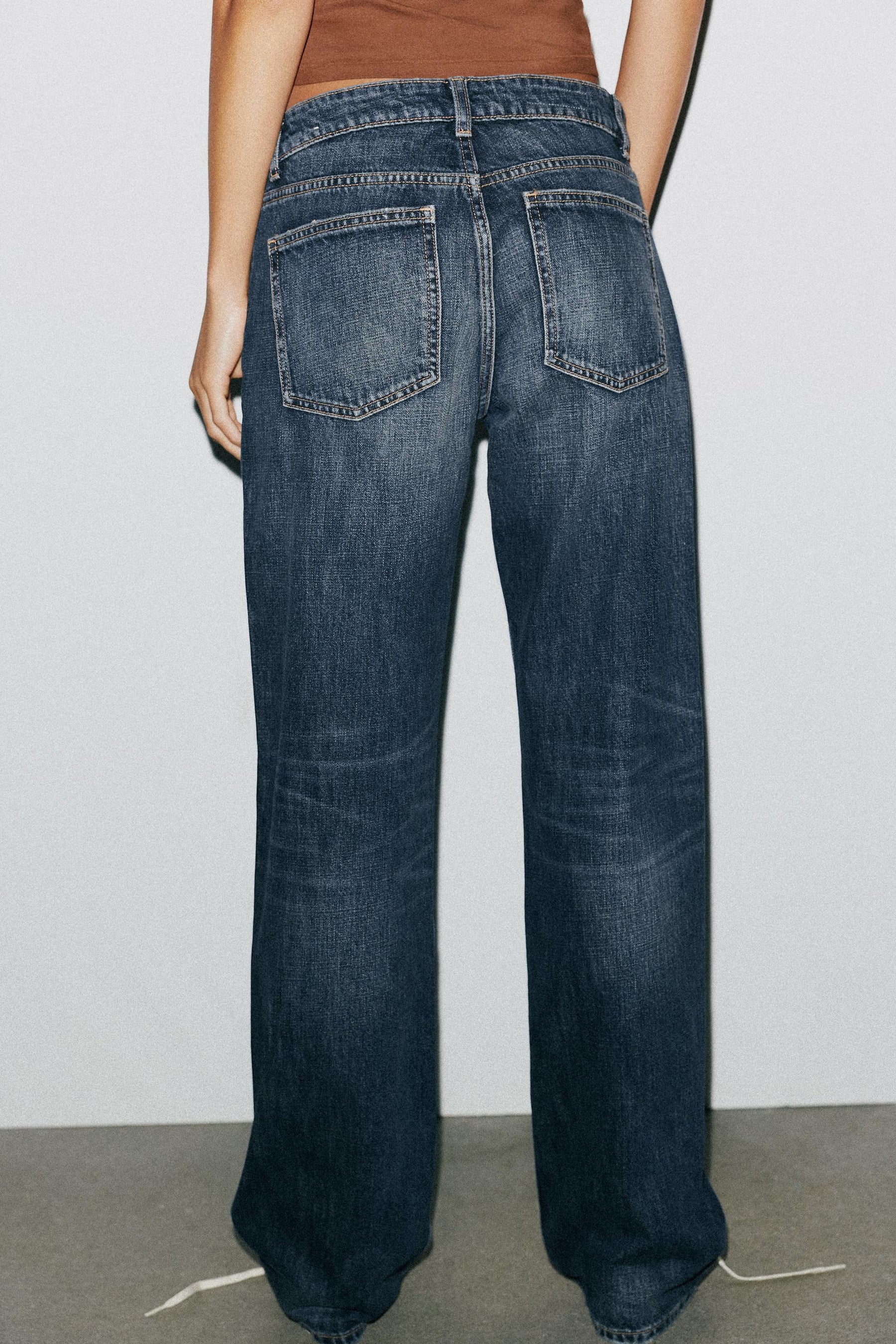 Wide-leg low-rise jeans