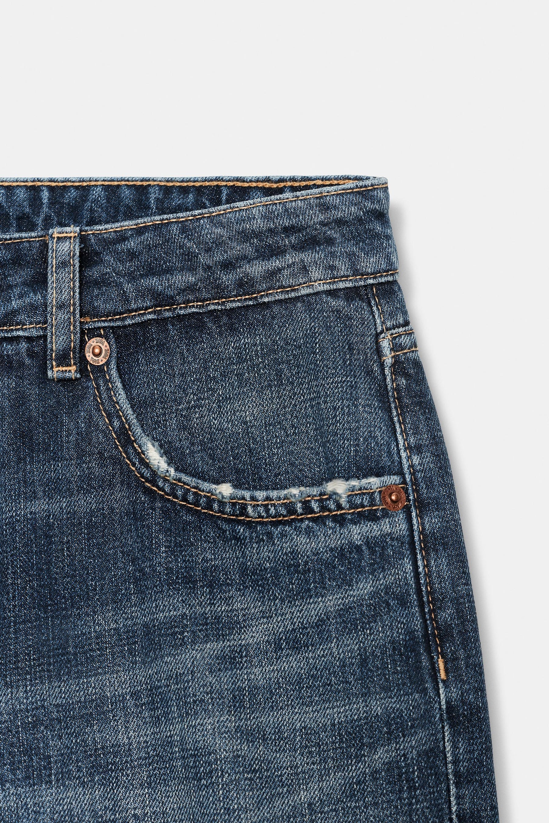 Wide-leg low-rise jeans