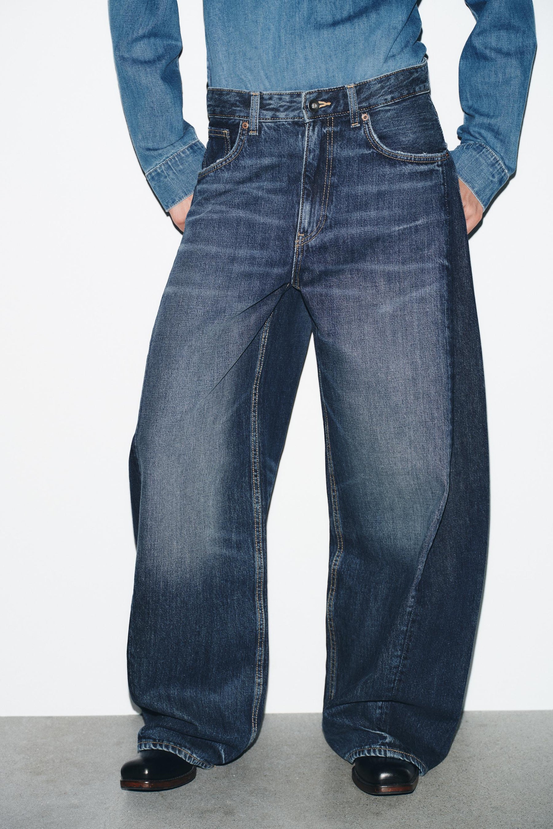 Oversize balloon high-waist jeans