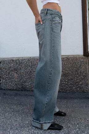 Baggy Folded Mid-Waist Jeans
