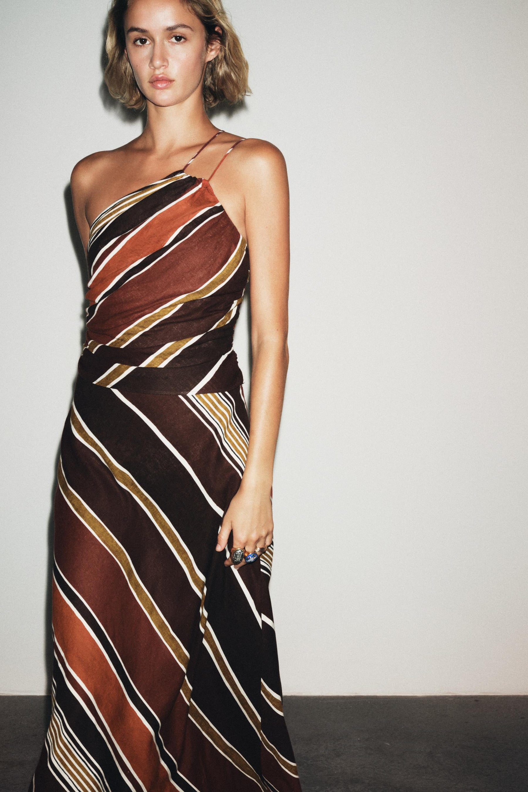 STRIPED ASYMMETRIC MIDI DRESS - Image 7