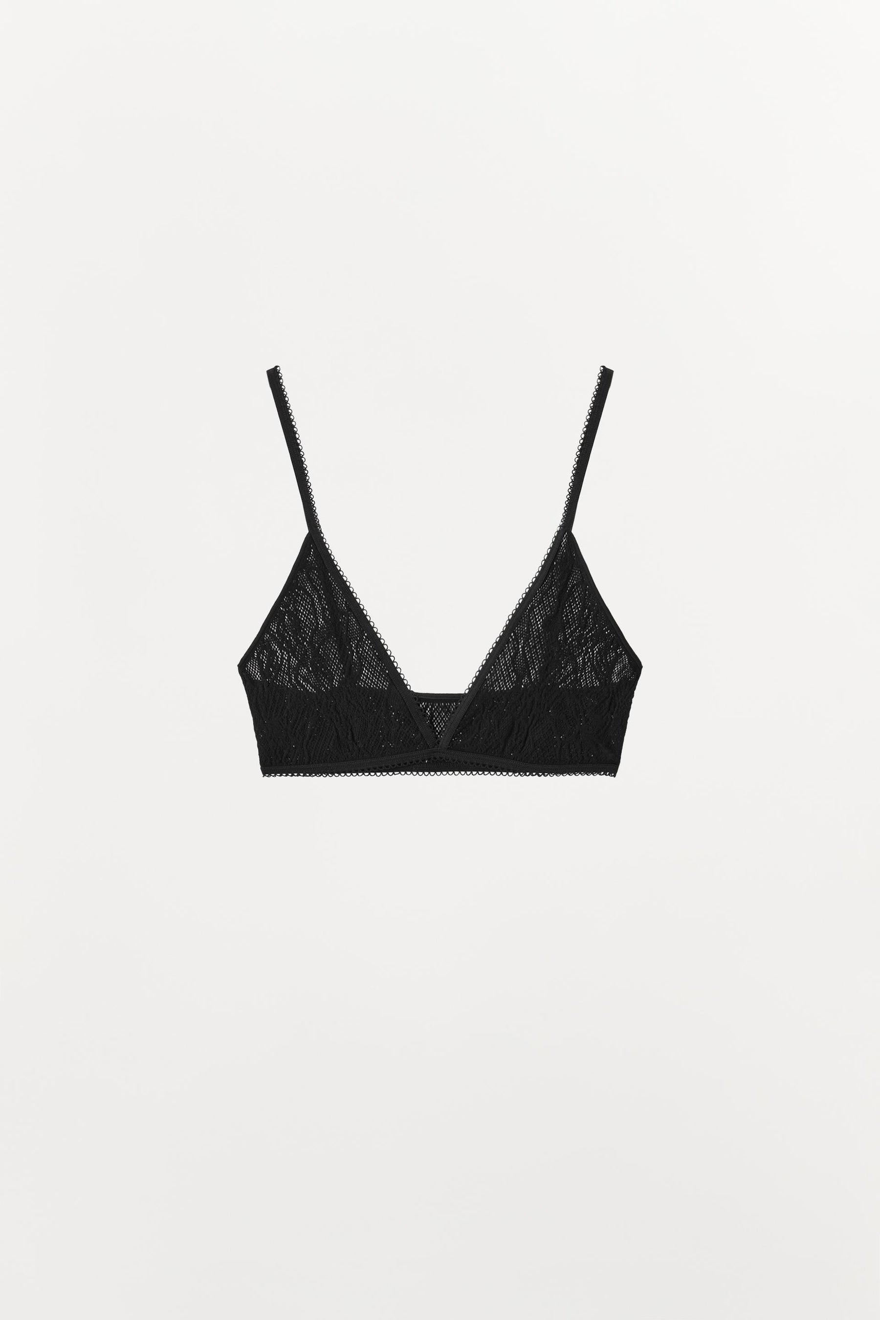 SEAMLESS LACE BRALETTE