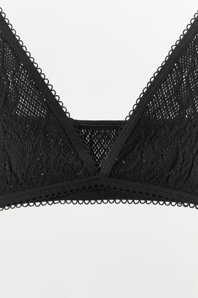SEAMLESS LACE BRALETTE