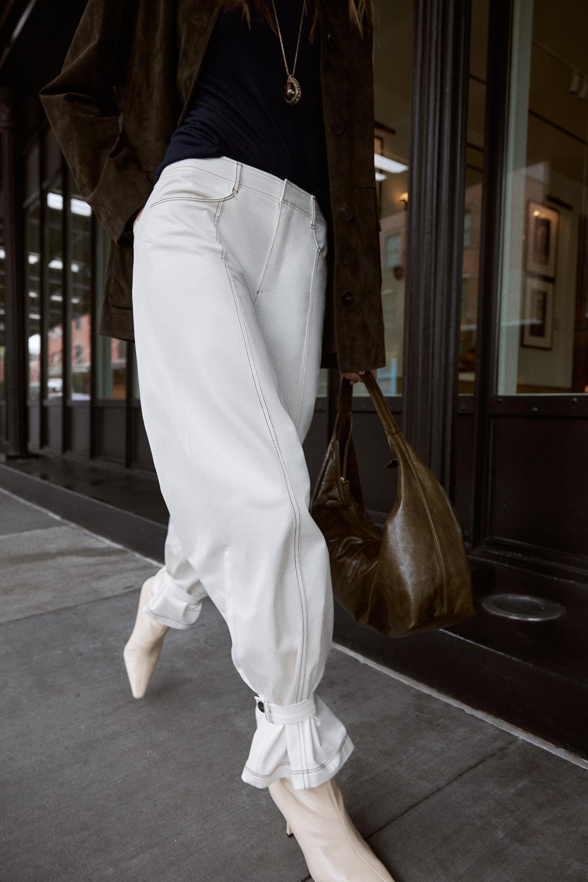 CONTRAST TOPSTITCHED TROUSERS