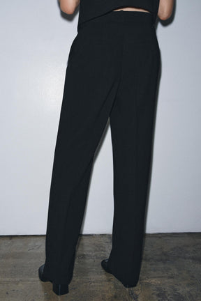 Straight-leg trousers