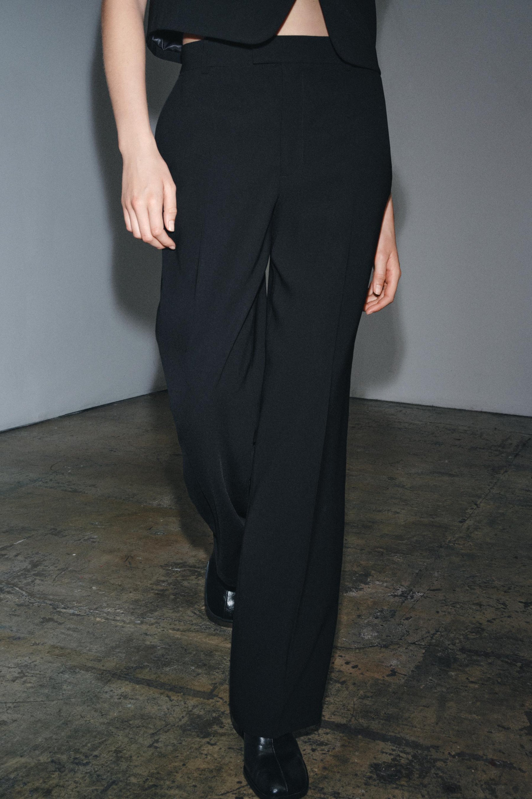 Straight-leg trousers