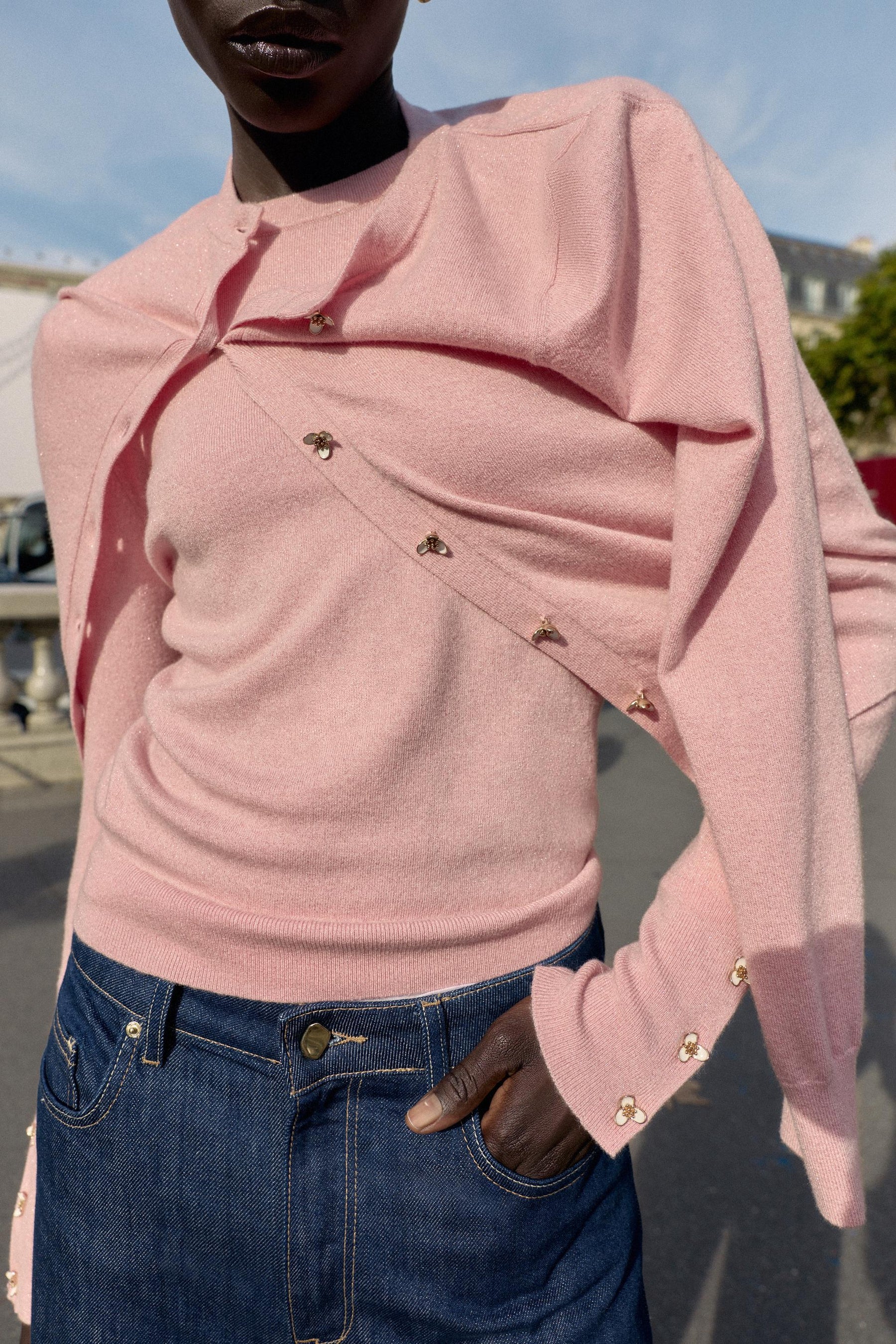 KNIT JUMPER WITH FLORAL BUTTONS - Image 3