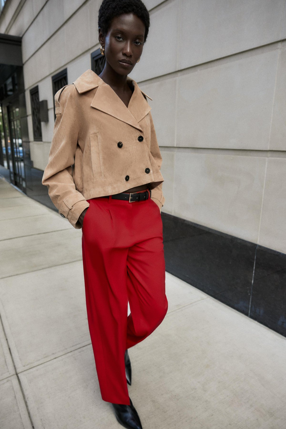 Straight-leg trousers with belt