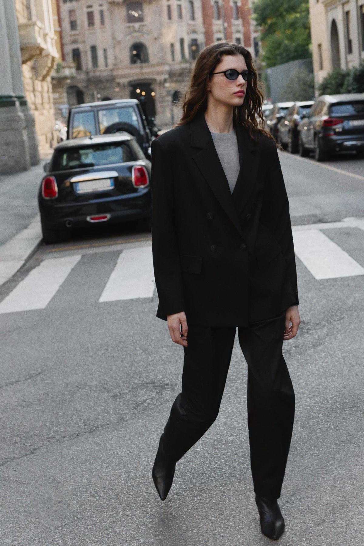 STRAIGHT-LEG TROUSERS WITH BELT