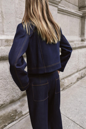 CONTRAST TOPSTITCHING JACKET