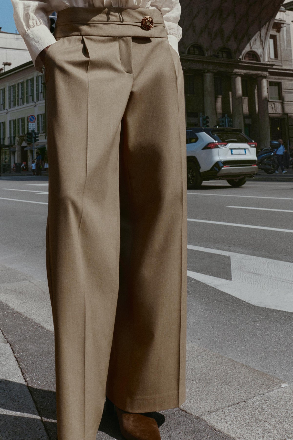 WIDE-LEG TROUSERS