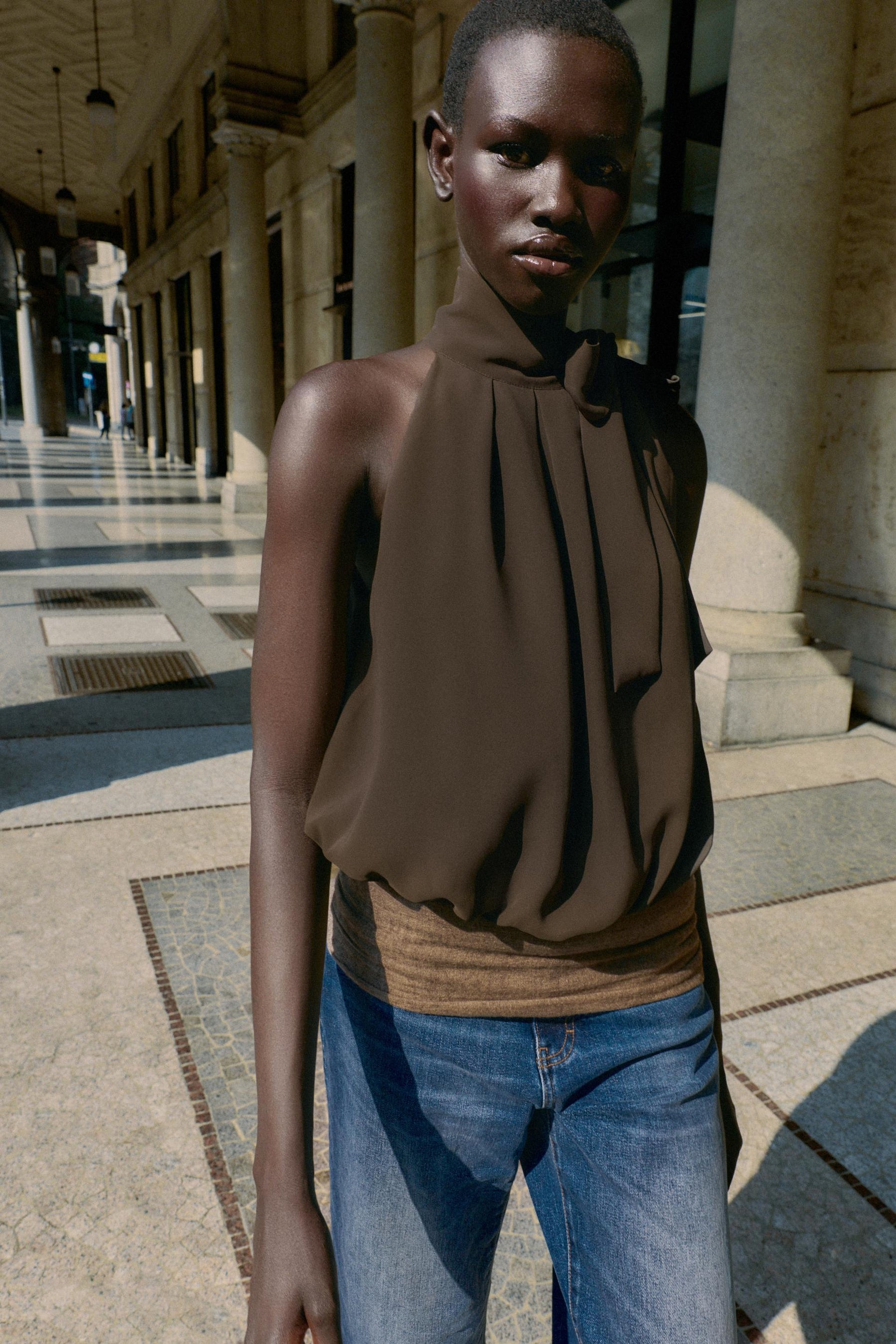 HALTER NECK BALLOON TOP