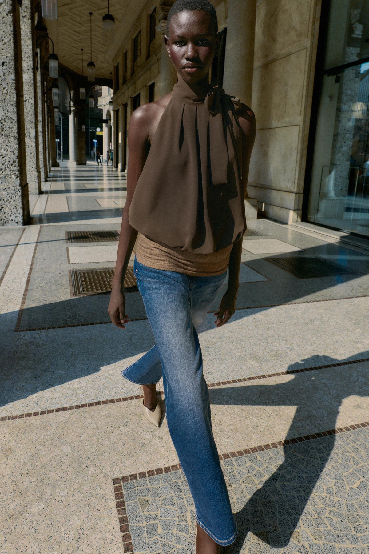 HALTER NECK BALLOON TOP