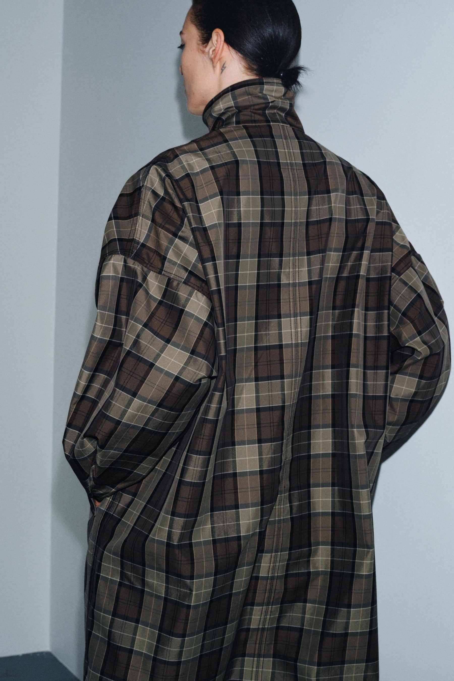 ZW COLLECTION LIMITED EDITION CHECKED TRENCH COAT - Image 3