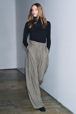 Wide-leg Trousers with Darts