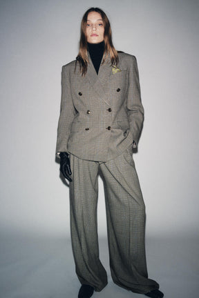 Wide-leg Trousers with Darts