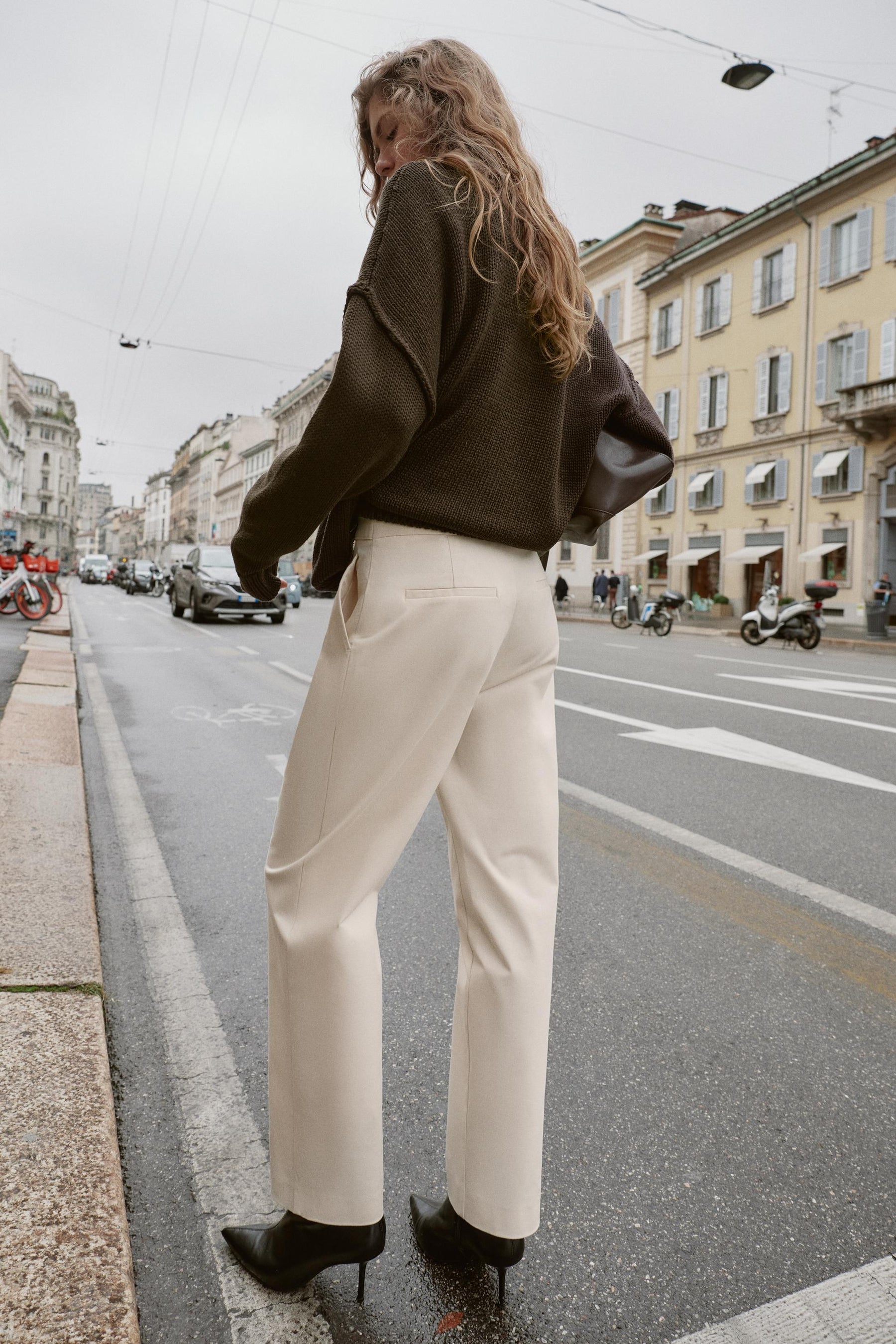 Button-Waist Carrot Fit Trousers