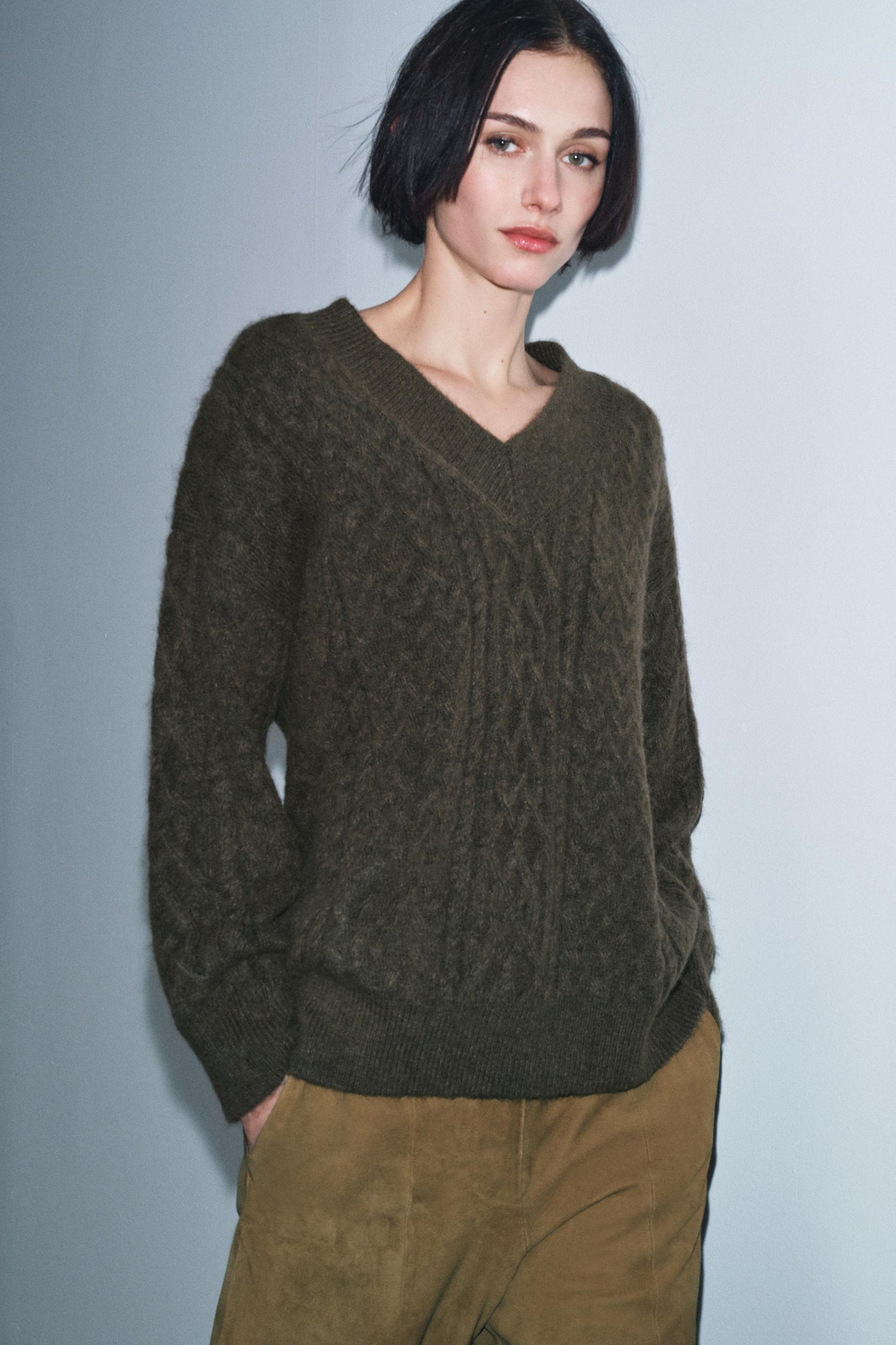 OVERSIZED CABLE KNIT JUMPER - Image 4