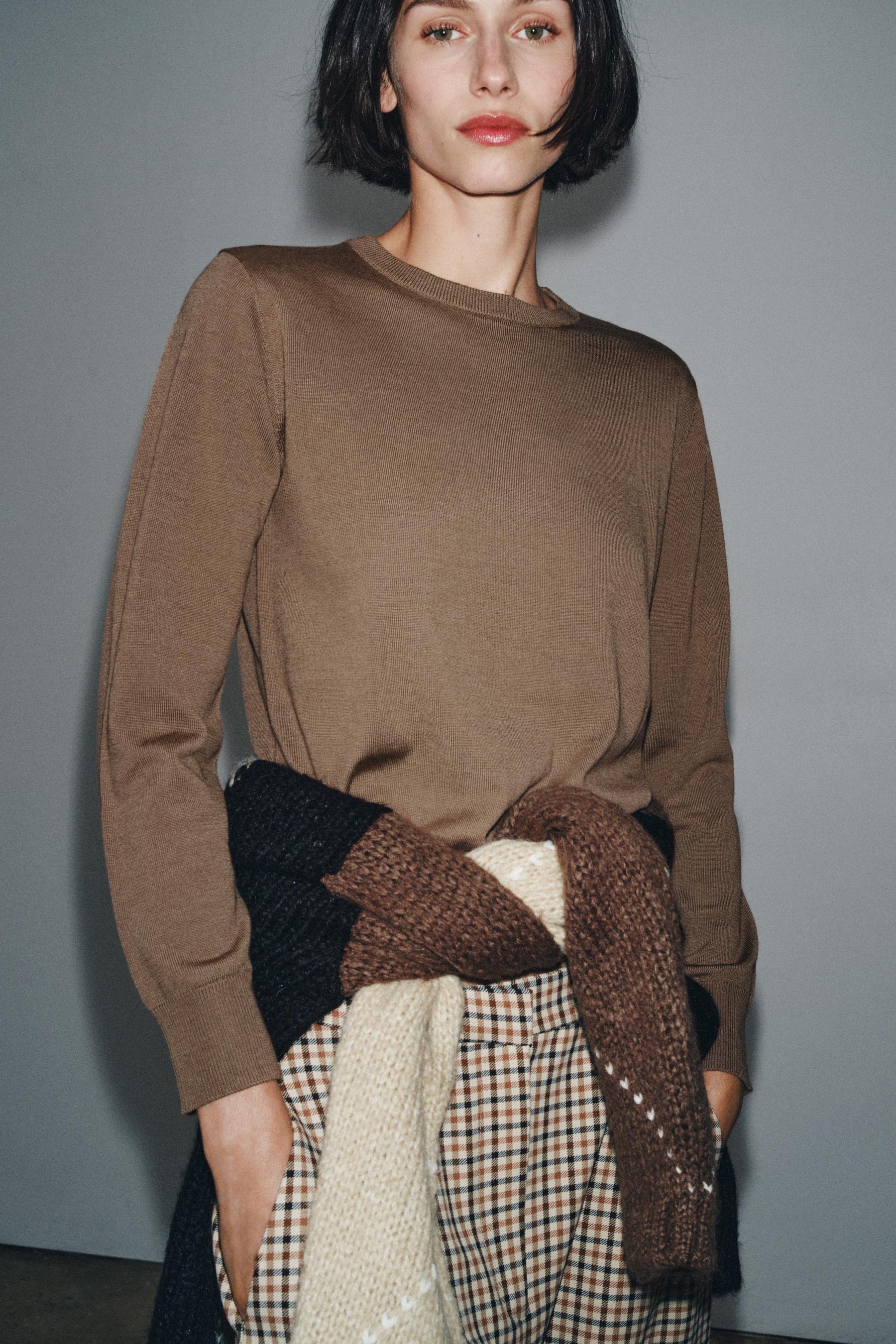100% WOOL PLAIN KNIT JUMPER - Image 4