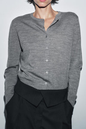 100% WOOL PLAIN KNIT CARDIGAN - Image 2