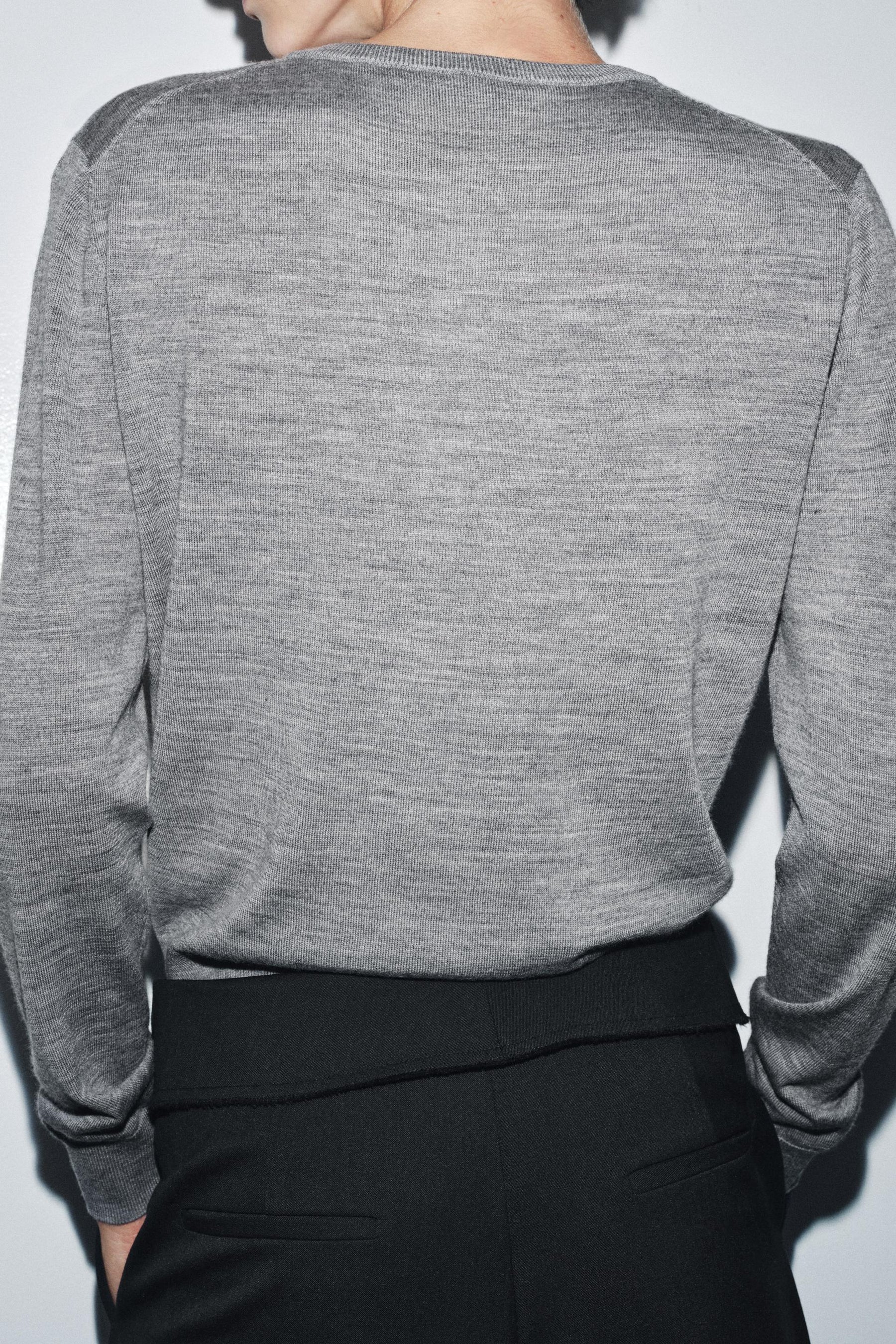 100% WOOL PLAIN KNIT CARDIGAN - Image 3