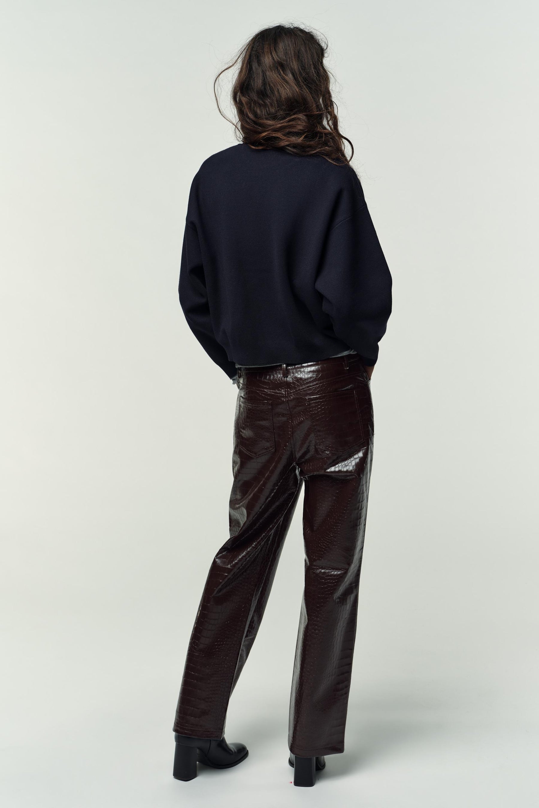 PLAIN KNIT SWEATSHIRT