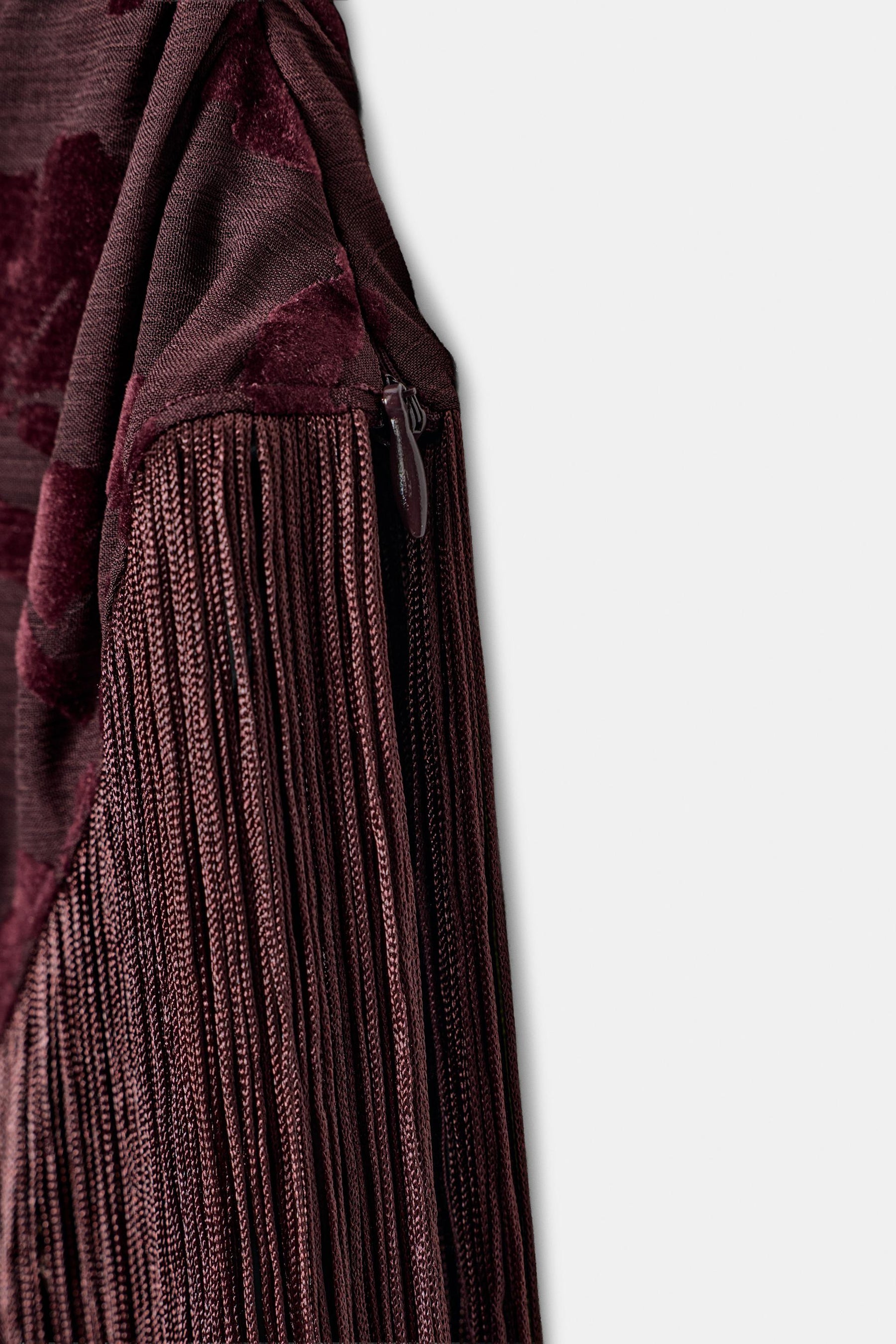 Fringed Devoré Asymmetric Top