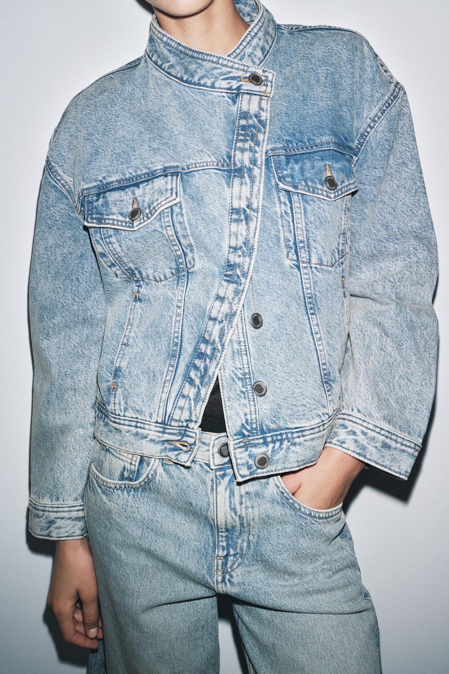 ZW COLLECTION DOUBLE-BREASTED DENIM JACKET - Image 3