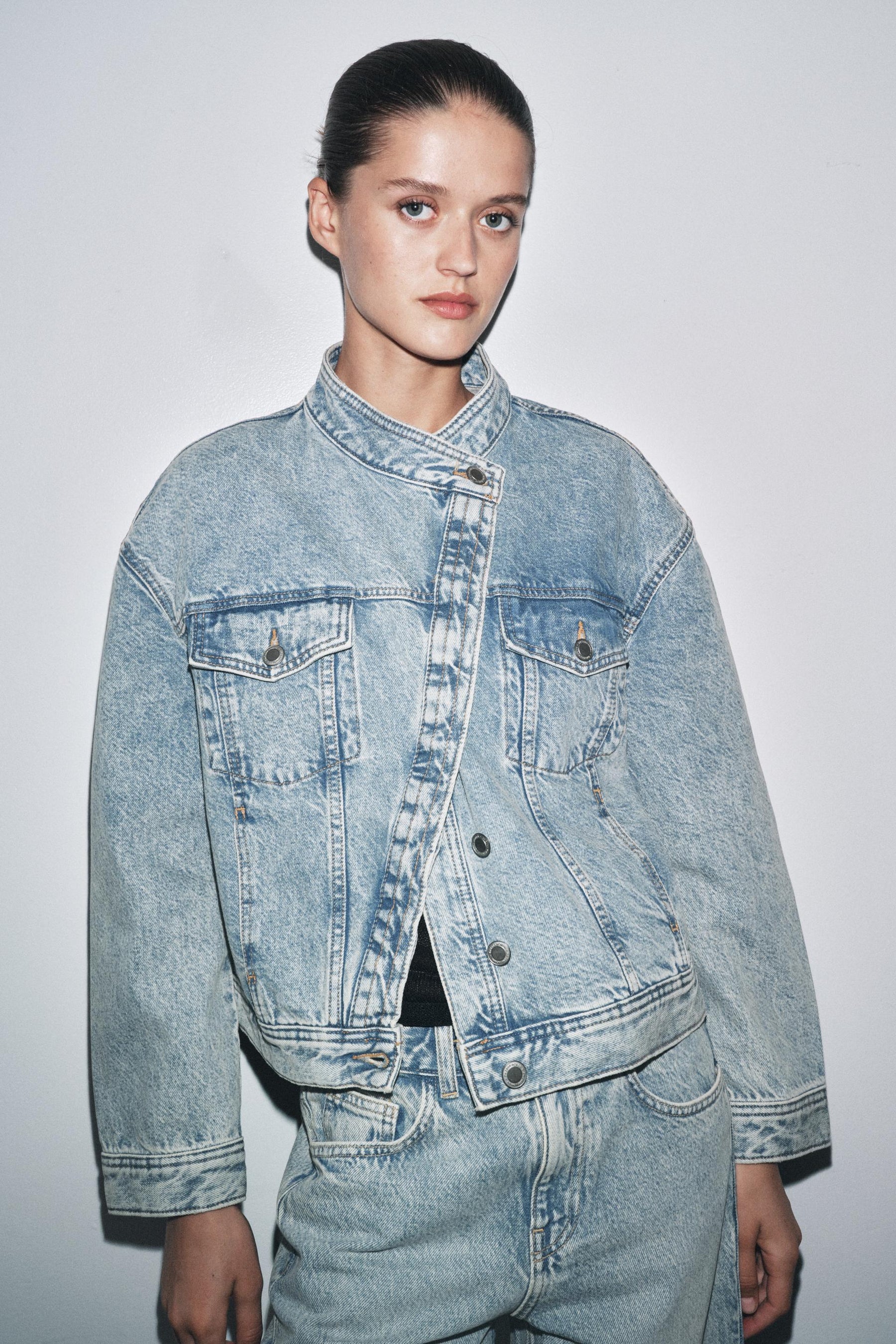 ZW COLLECTION DOUBLE-BREASTED DENIM JACKET - Image 4
