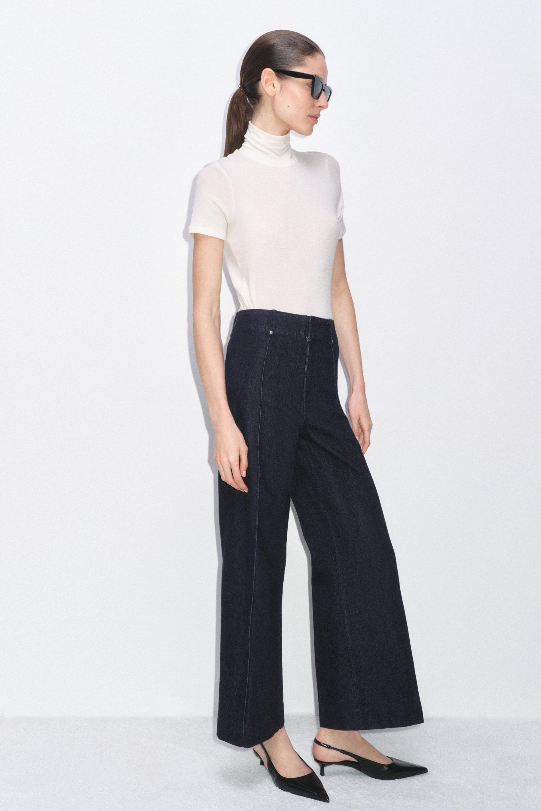 Wide-Leg High-Waist Jeans