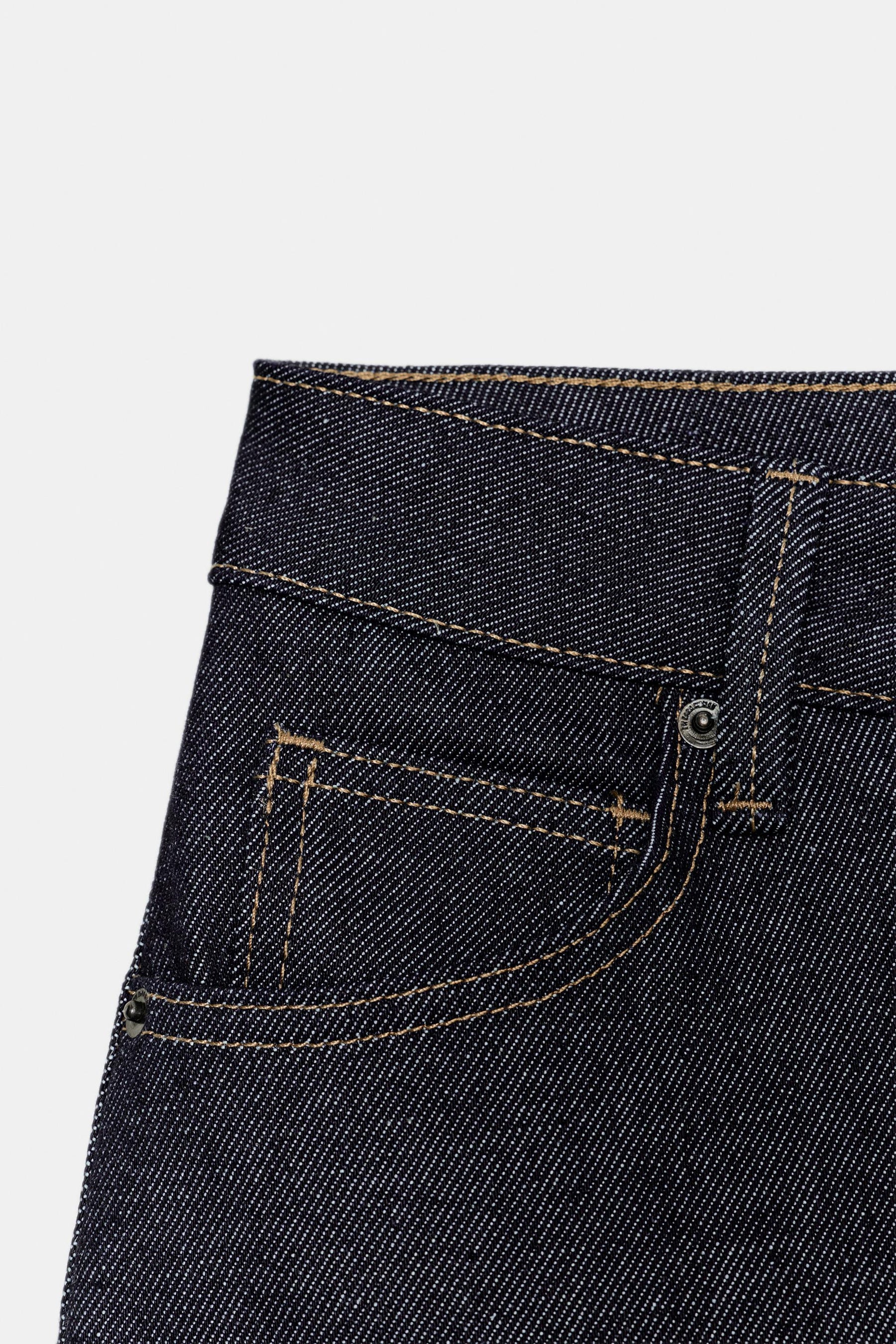 Low-rise Barrel Jeans