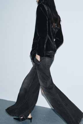 Wide-Leg Mid-Waist Jeans