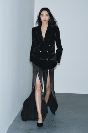 Wide-Leg Mid-Waist Jeans