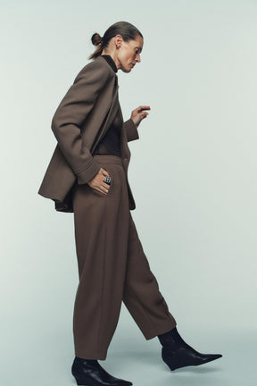 Zip-up Carrot Trousers