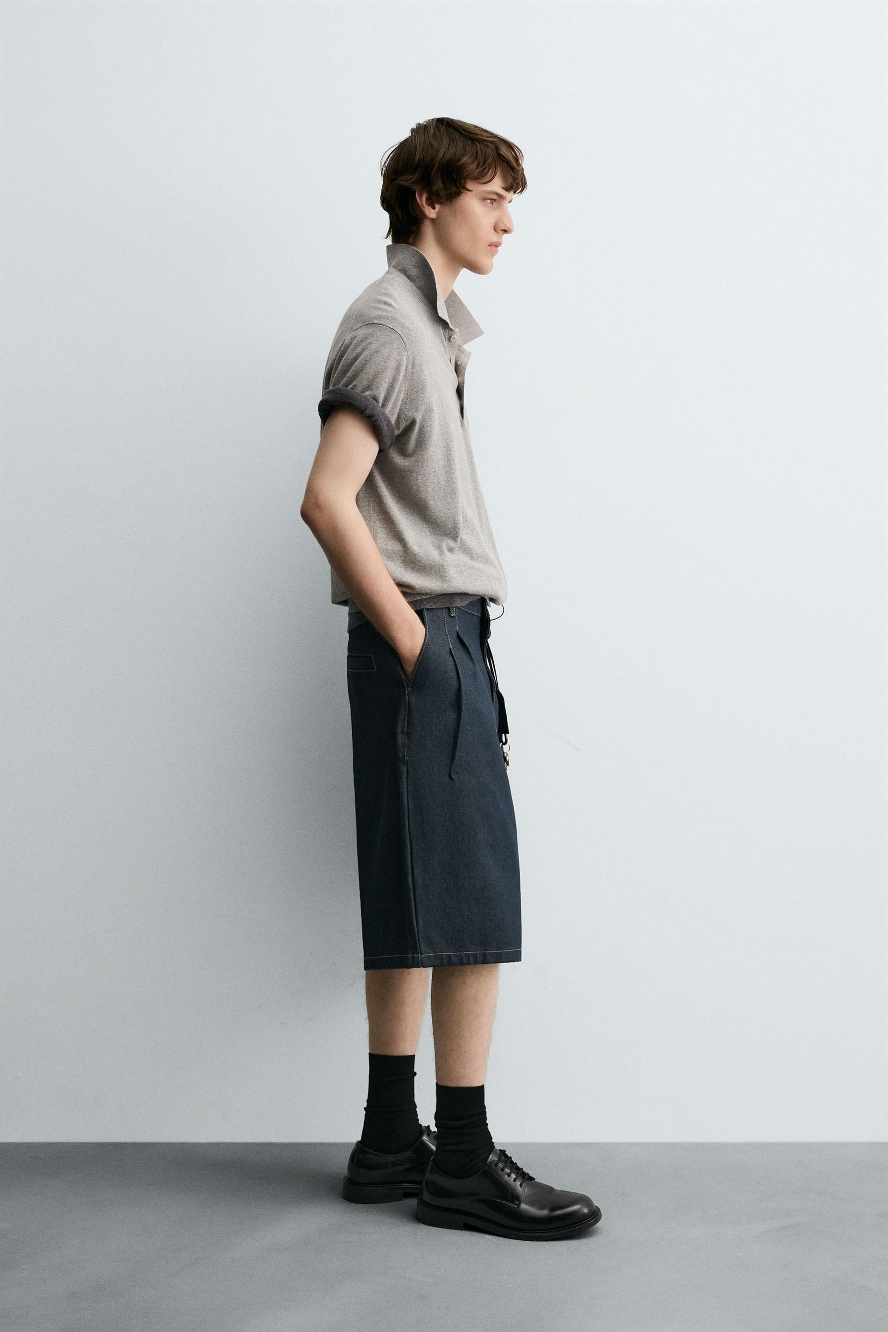 PLEATED RELAXED FIT DENIM BERMUDA SHORTS - Image 4