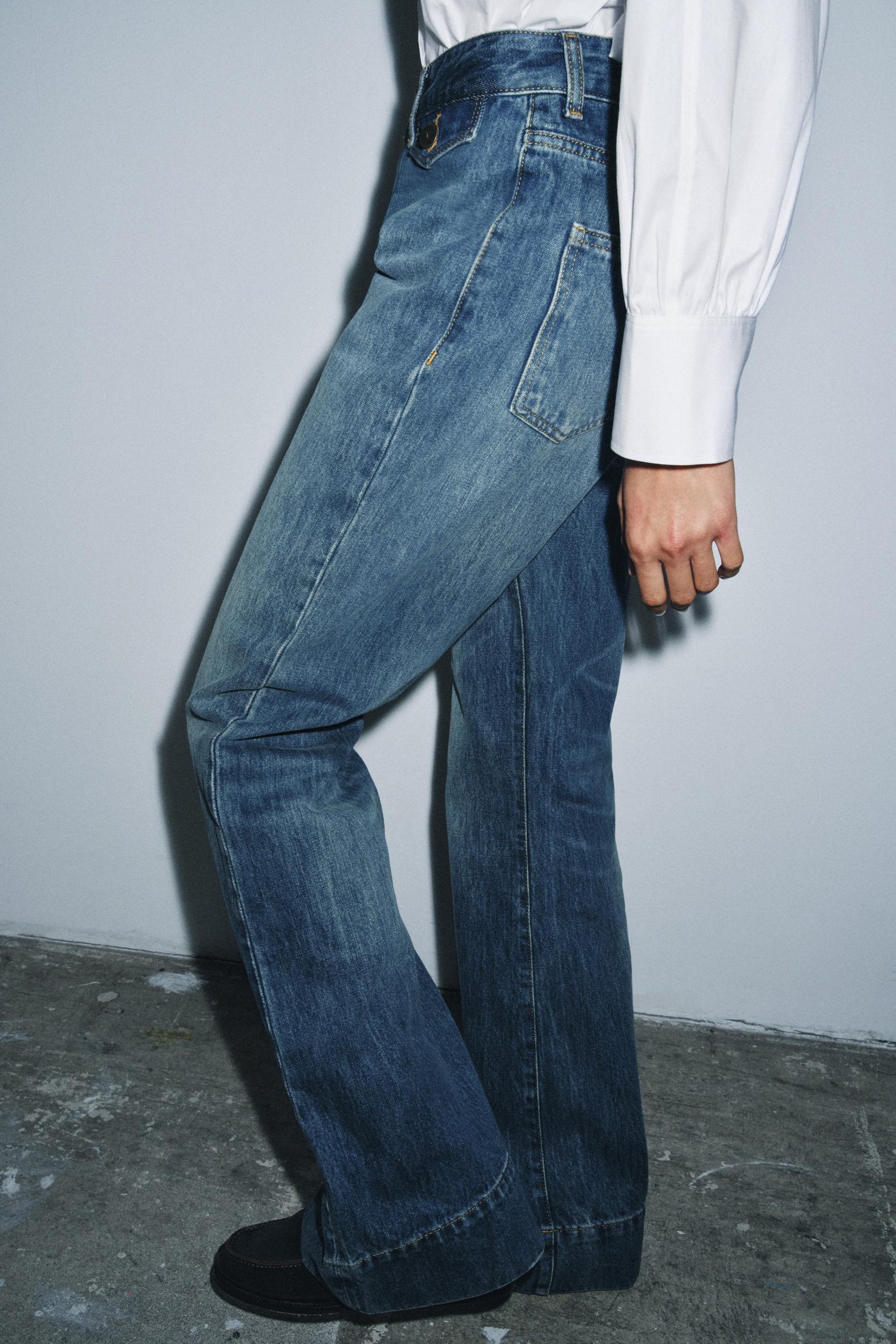 Flare High-Waist Jeans