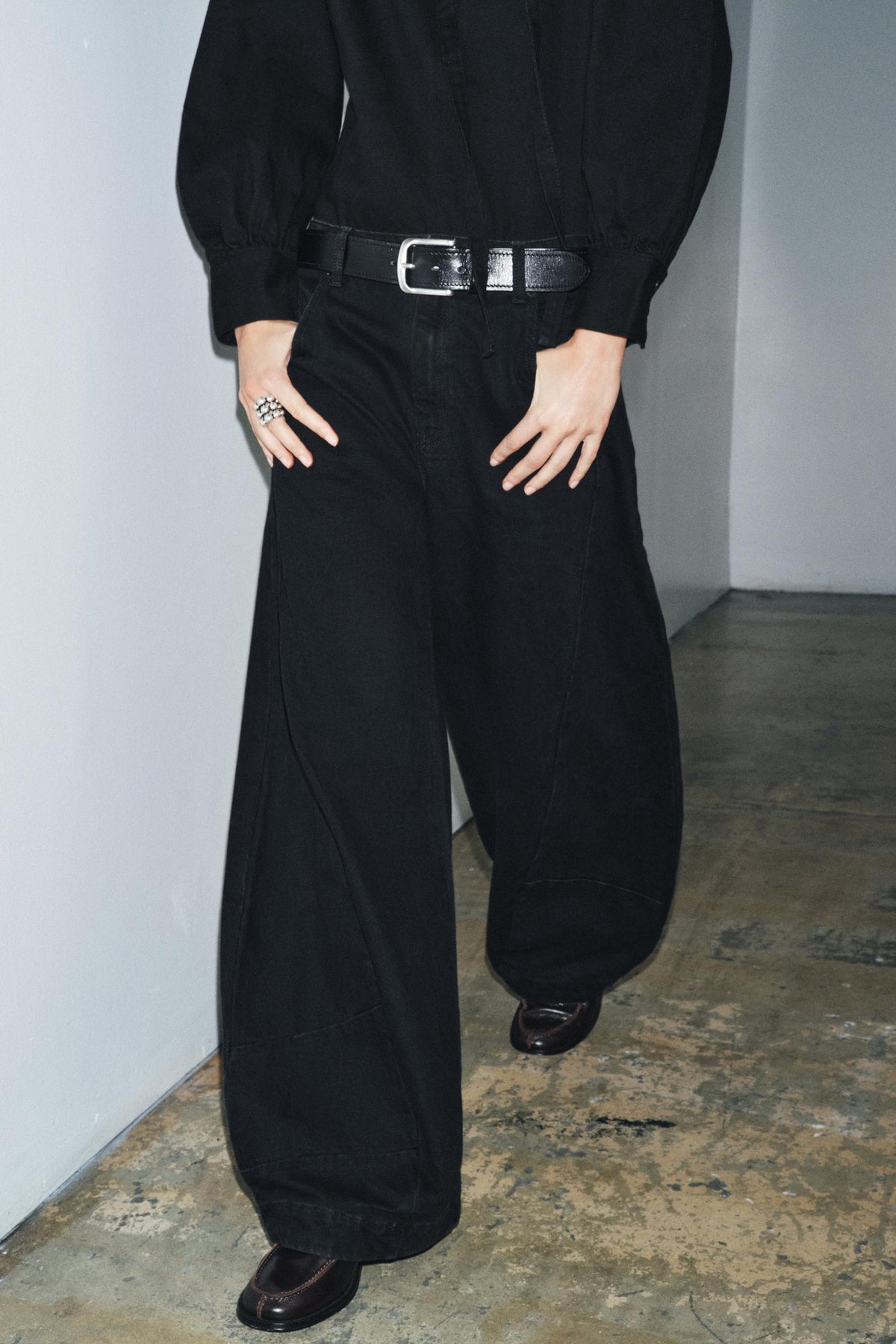 Low-Rise Balloon Jeans