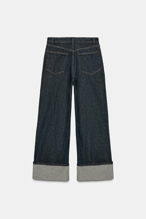 Wide-leg mid-waist jeans