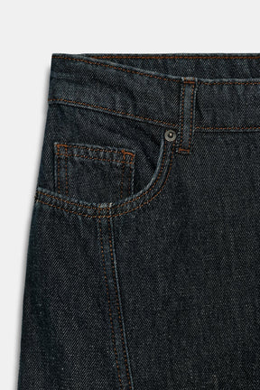 Wide-leg mid-waist jeans