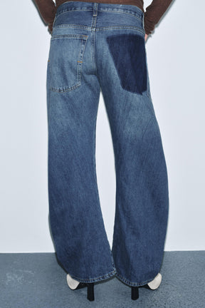 Relaxed Low-Rise Jeans