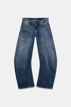 Relaxed Low-Rise Jeans