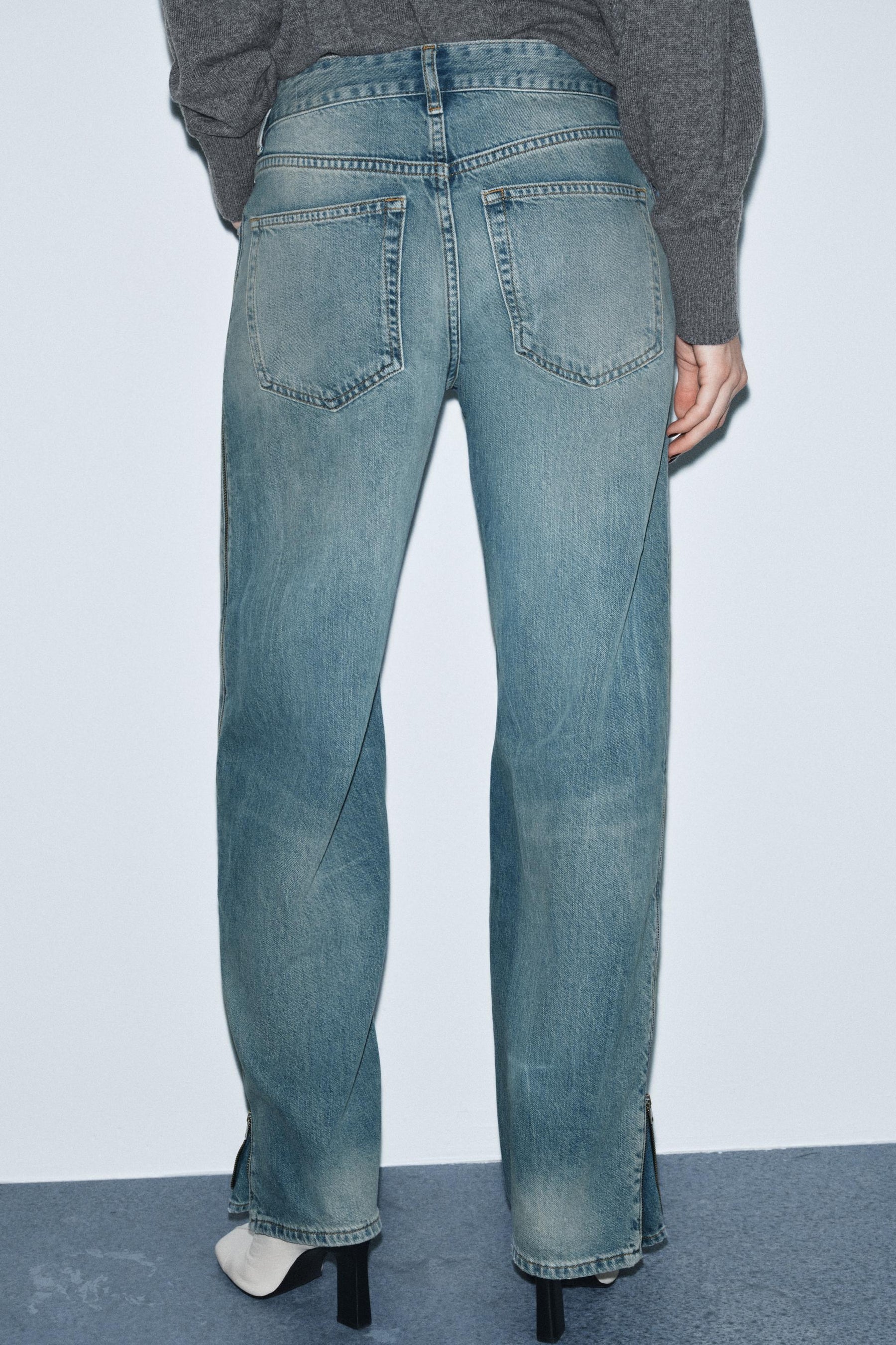 Mid-waist Jeans with Zips