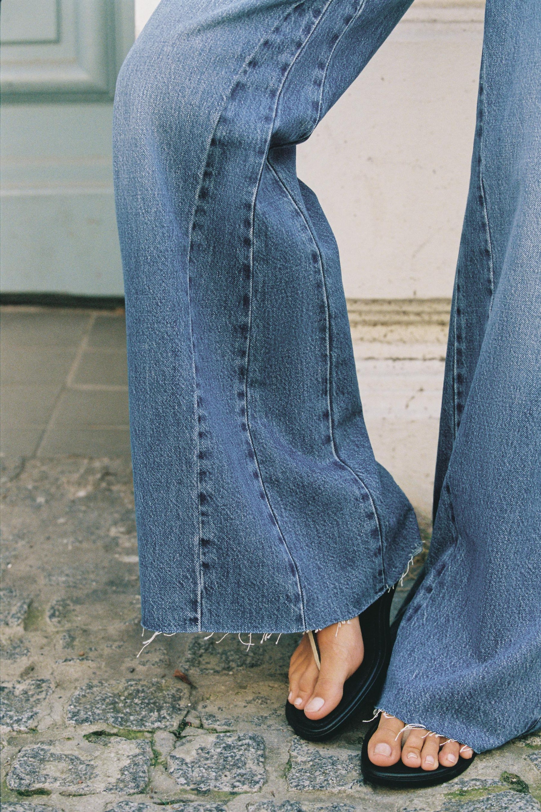 Wide-Leg High-Waist Jeans