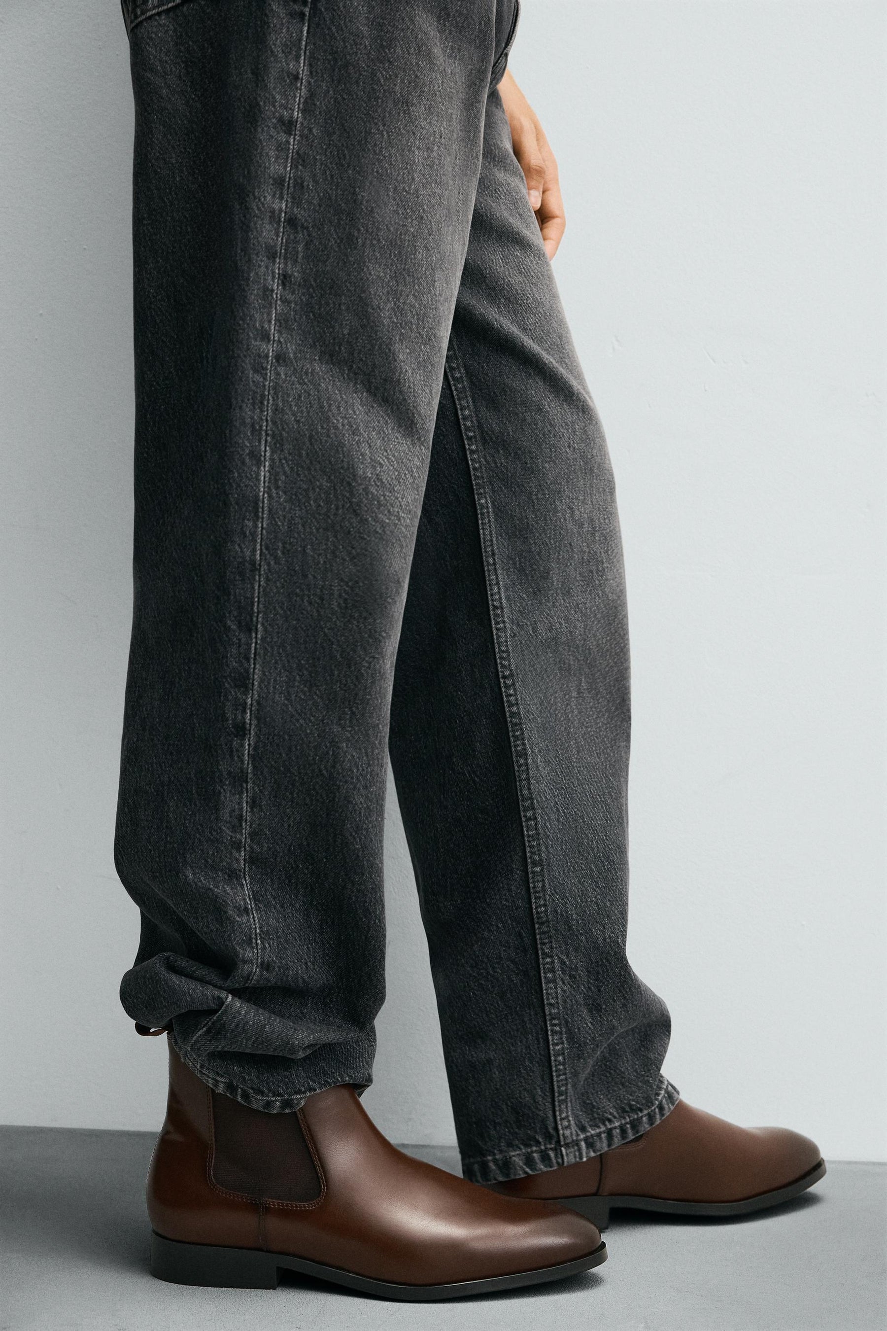 Pointed Chelsea Boots