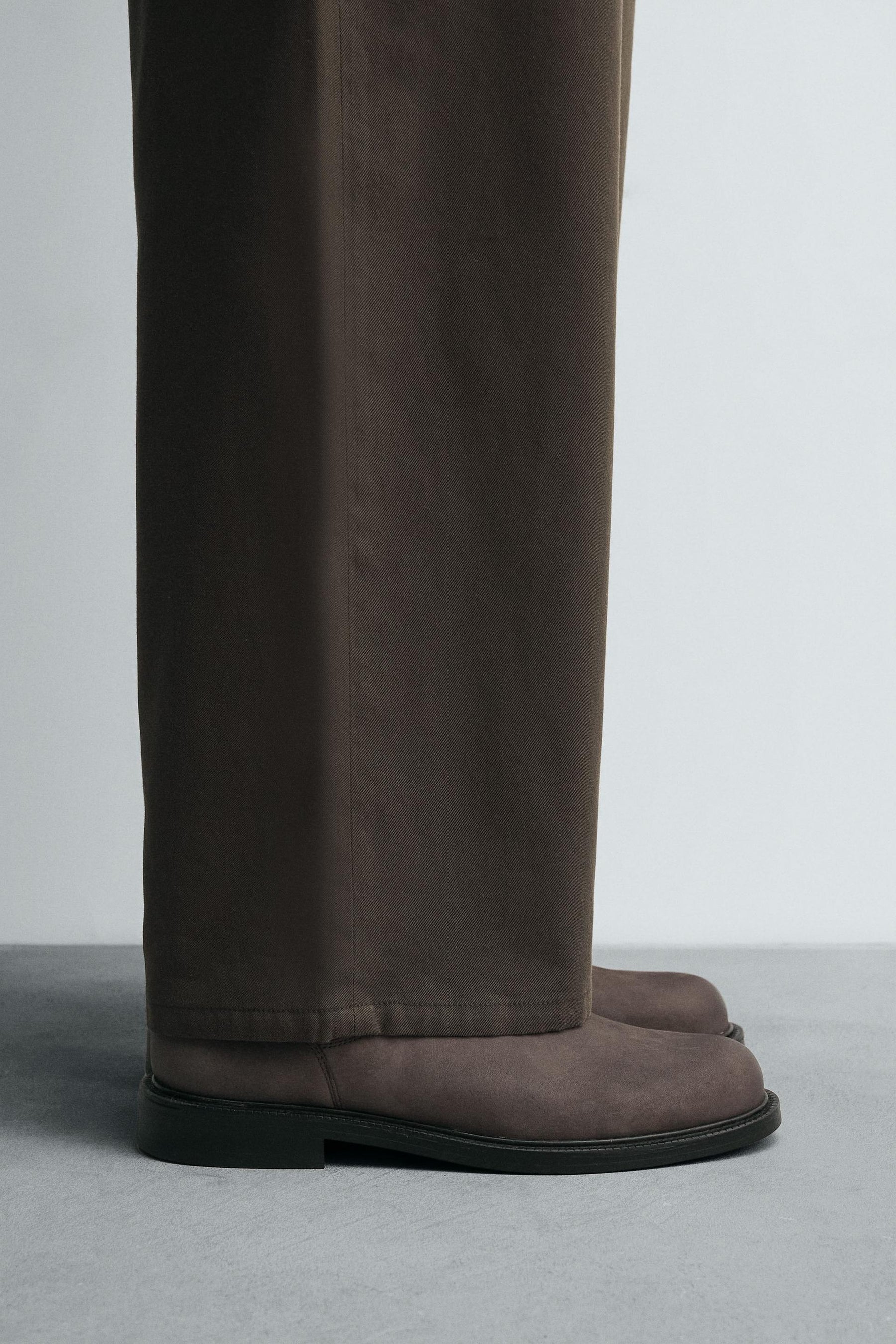 LEATHER CHELSEA BOOTS - Image 1