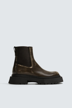 DISTRESSED CHUNKY CHELSEA BOOTS - Image 4