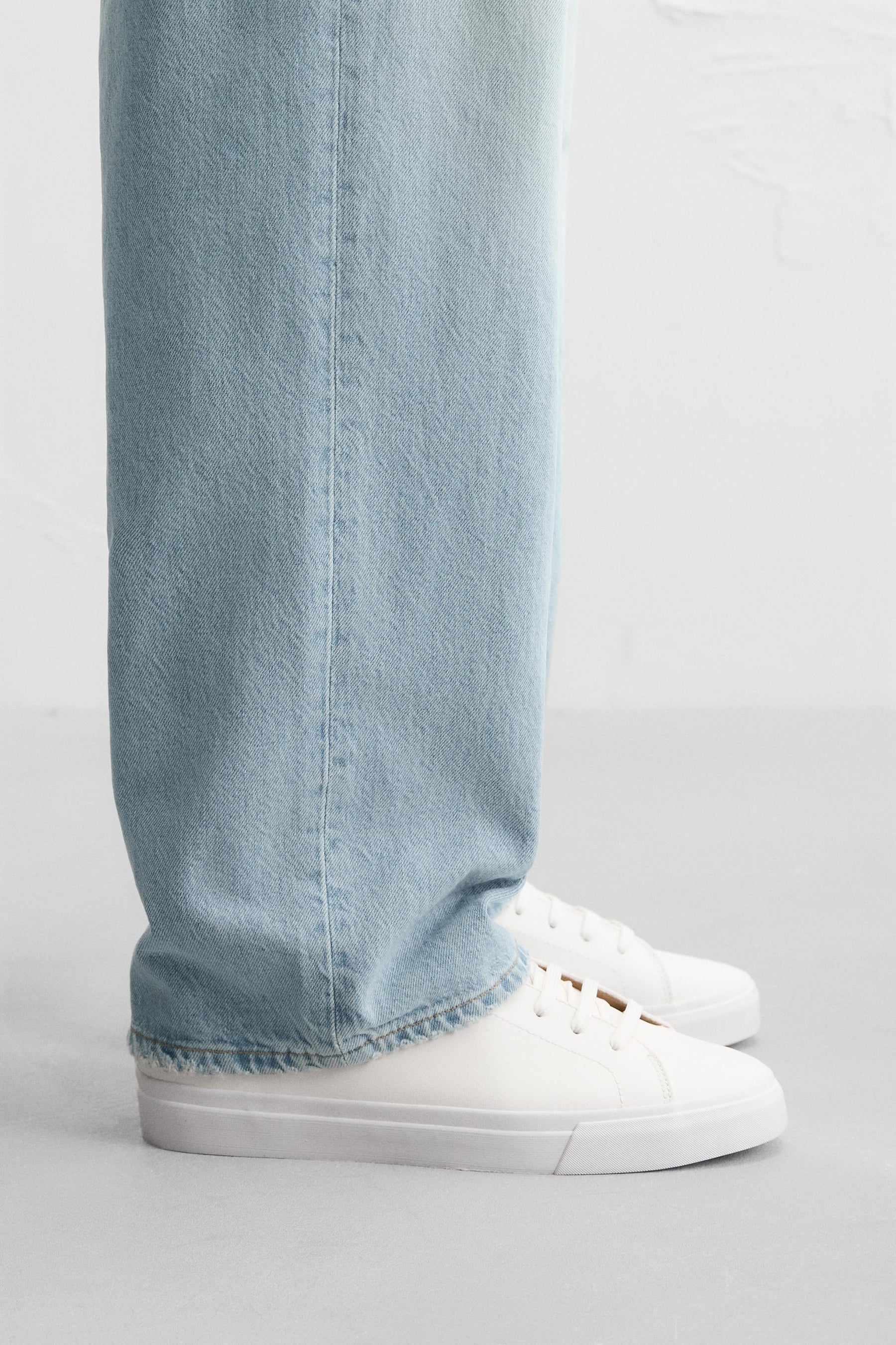 BASIC TRAINERS - Image 1