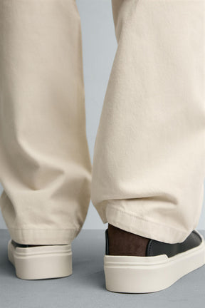 HEEL DETAIL TRAINERS - Image 4